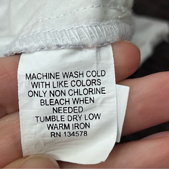 Vineyard Vines Flag Whale Printed Boulevard Shorts - Picture 6 of 13